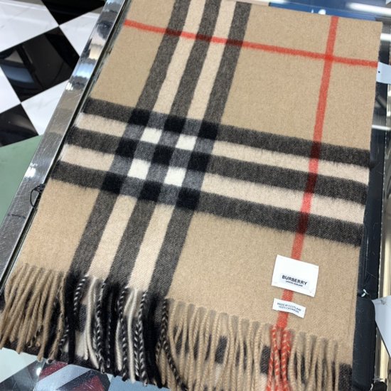 Burberry 柔软的触感带来极致的温暖和舒适 经典款围巾 30*168cm 100%羊绒 - Click Image to Close