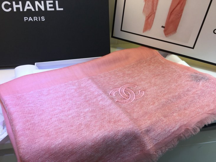 Chanel 楚萨迪 粉色 80*200cm 100%羊绒 轻柔材质 披肩围巾两用 - Click Image to Close