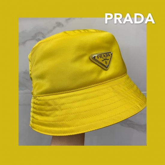 Prada 渔夫帽 时尚圈无人不知无人不晓 尼龙材质特别轻巧 设计简单又不失其独特的味道 谁带谁好看 买就对了 - Click Image to Close