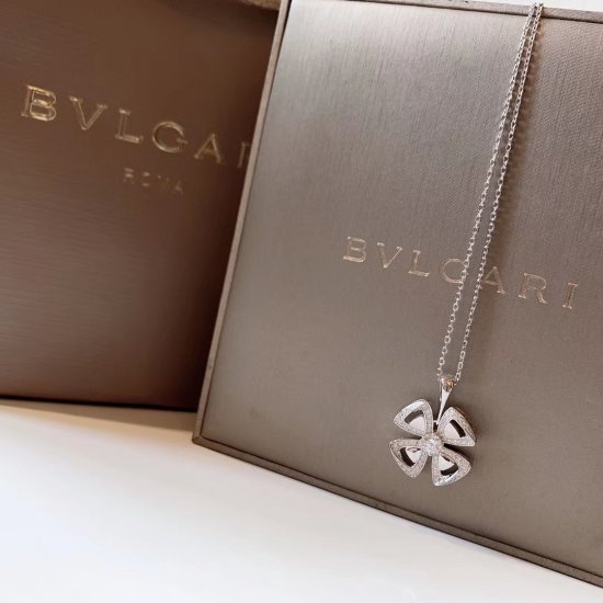 Bvlgari 宝格丽 秋冬 专柜同步上新 FIOREVER 咏绽系列 四叶草项链 精选德国进口s925纯银材质 美美哒 代购级别 一比一原版专柜扣 - Click Image to Close