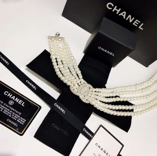 Chanel 19 珍珠五层项链 锁骨链 搭配毛衣或一字领都超赞 精选正品一致材质 - Click Image to Close