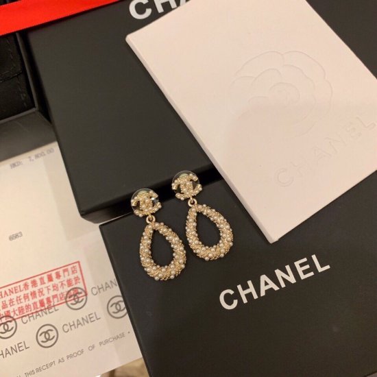 。厂家直销官网 Chanel 2019 Chanel香奈儿珍珠 耳钉 耳环 原版一摸一样的原单货！高端定制 原版黄铜 纯银 针 每一个细节媲美专柜正品，业内仅此一家全世界专柜自购正品打版 - Click Image to Close