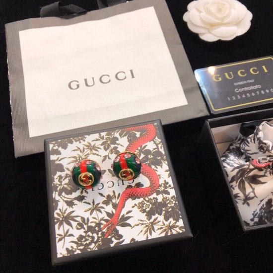 Gucci 耳钉18年专柜同步 镀钯复古金属耳钉 选几款心仪的首饰来点缀美美的你[爱心][爱心] 上拔草很久 、 彩色古驰 Gucci 耳钉 高端定制 原版打造 上身超级好看，非常复古时尚的一款，Gucc!简直火爆整个时尚圈，宝宝们，一致正品925纯银耳针 - Click Image to Close