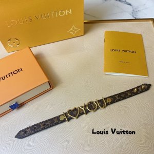 Louis Vuitton 路易威登 lv I YOU皮手链手绳 专柜一致黄铜材质 小牛皮里 火爆款出货 设计独特 复古前卫 美女必备