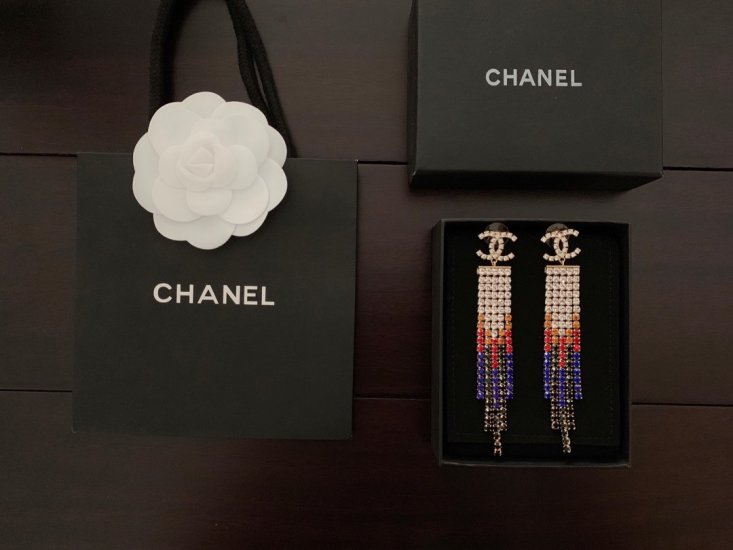 Chanel 爪链彩钻流苏耳坠 Zp材质 精工制作 无与伦比的奢华和视觉震撼 不用担心设计夸张 佩戴效果绝对美爆了 走秀爆款 这款真的不能错过 果断自留 - Click Image to Close