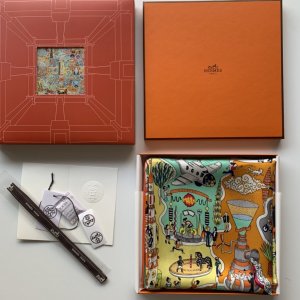 Hermes 100%斜纹真丝 90*90cm 手工卷边 原单[玫瑰]世界博览会～橙色