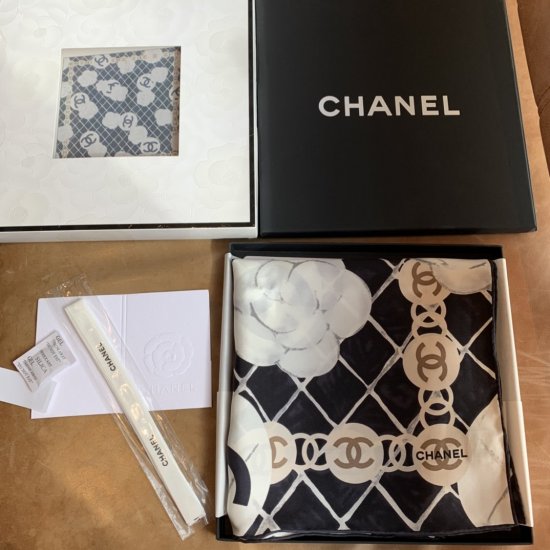 Chanel 高雅 简约 精美 90*90cm 100%斜纹真丝 原单品质 - Click Image to Close