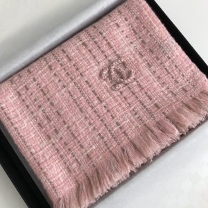 Chanel 多色编织 65*200cm 100%羊绒 简约名媛风 围巾披肩两用 柔软细腻的质感带来不一样的质感