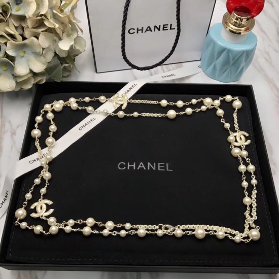 Chanel 双层长链毛衣链 chanel珍珠发烧友不要错过。市场玲琅满目，真正的好货真的太少。我家毛衣链款式不多。但每一个都是正品打版。尺寸色泽材质。绝对出入专柜无压力 高品质 。很百搭！质量好。90cm长 可叠戴、 - Click Image to Close