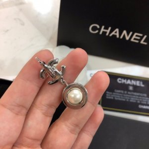 香奈儿 CHANEL 耳钉原版黄铜 材质 顶级原单品质、最高代购级别时尚人士必须拥有 进口专柜材质、不是市面低版本可以媲美的出入海关专柜无压力