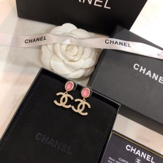 CHANEL 香奈儿2020耳钉款专柜黄铜，很清新一款耳环 修饰脸型 上身图特别优雅 适合各种场合Hold住场面 - Click Image to Close