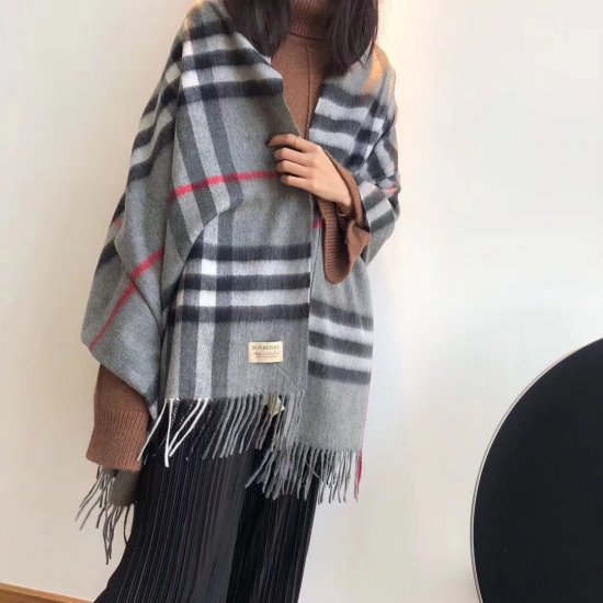 Burberry 纯羊绒披肩 百搭款 非常实用 65*180cm 100% 羊绒 手感极好 配ZG包装 臻选好礼 灰色 - Click Image to Close