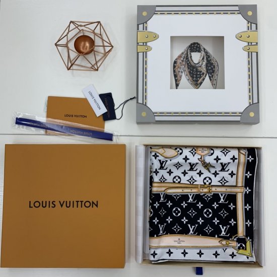 Louis Vuitton 皮带～黑白色 90*90cm 100%斜纹真丝 原单品质 - Click Image to Close