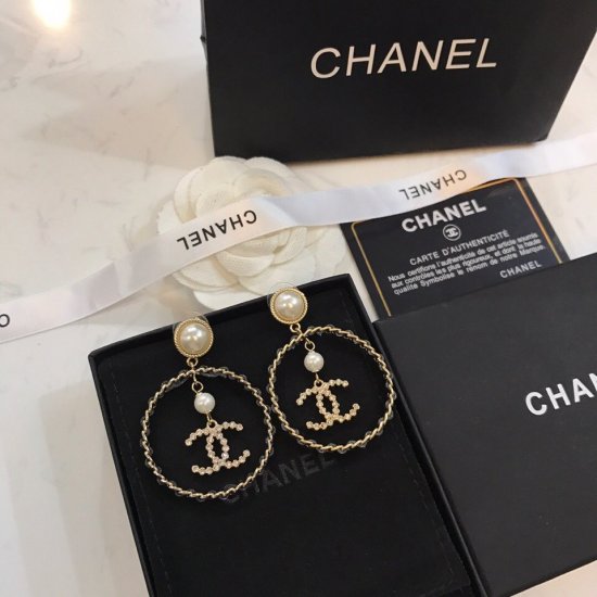 Chanel香奈儿Chanel耳钉热销款火爆上新同步专柜正品开模款式简单大方小巧别致超级百搭显脸瘦速速入手让自己走在时尚潮流之路 - Click Image to Close