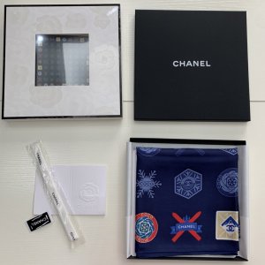 Chanel 高雅 简约 精美 90*90cm 100%斜纹真丝 原单品质 冬日蒙斯～藏青