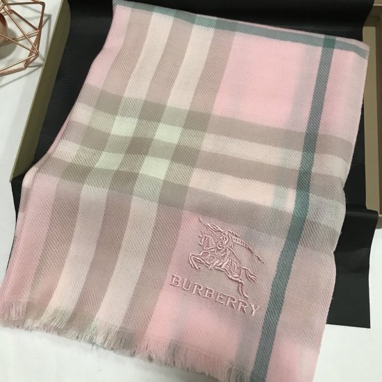 Burberry 绣马长巾 70*200cm 100%羊绒 围巾披肩两用 - Click Image to Close