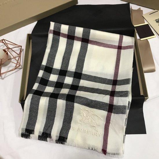 Burberry 绣马长巾 70*200cm 100%羊绒 围巾披肩两用 - Click Image to Close