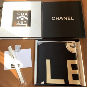 Chanel 高雅 简约 精美 90*90cm 100%斜纹真丝 原单品质 简约小屋～黑色