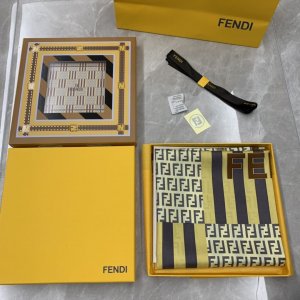 Fendi 几何皮带 90*90cm 100%真丝 原单品质