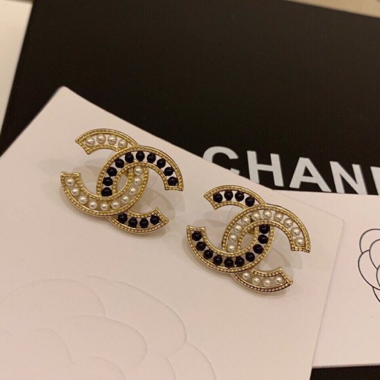 2019年最 原版好品质Chanel Chanel 19秋冬 经典双C 带钻珍珠耳钉 原版材质搭配纯银针 简约百搭单品 一致黄铜 背后细节logo 实物实拍．110 - Click Image to Close