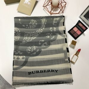 Burberry 110*180cm 100%羊绒 薄羊绒材质 外出防晒 空调房保暖