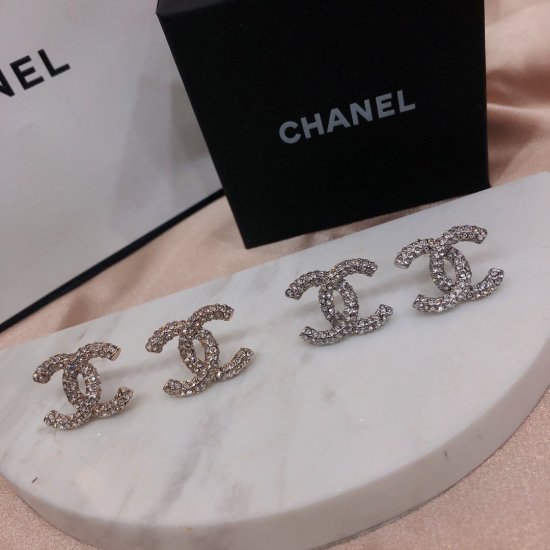 Chanel香奈儿Chanel耳钉 耳环热销款 市面最高版本！专柜1:1款式开模 925纯银针 专柜原版同亚金材质！Chanel经典Logo香奈儿耳吊 女神必备 超级显脸瘦 - Click Image to Close