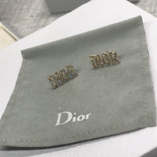 DiorDior字母耳钉火爆热销款上新同步专柜独家高端品质实拍图做工细腻完美无瑕疵代购级别重工电镀手工镶钻拿在手上超级有质感简单大方时尚百搭任何脸型绝不输气质 - Click Image to Close