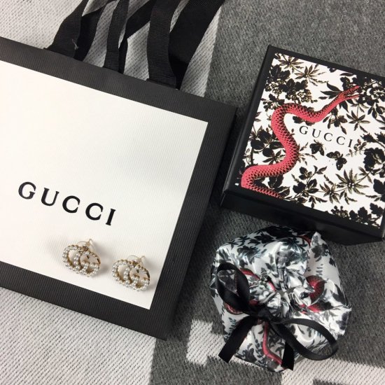 Gucci 古驰 珍珠双G耳钉 经典复古文艺范儿 完美修饰脸型 精选正品一致黄铜材质搭配s925纯银针 - Click Image to Close