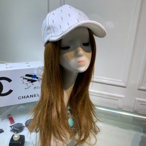 ChanelChanel2019春秋鸭舌帽、棒球帽A钻logo绸缎面料，潮女必备神器，火爆3色！