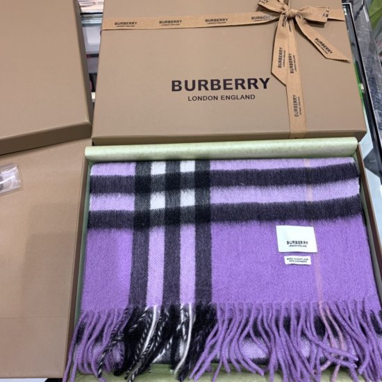 Burberry 柔软的触感带来极致的温暖和舒适 经典款围巾 30*168cm 100%羊绒 - Click Image to Close