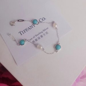 单颗项链 五颗手链 Tiffany纯银绿松石项链、手链，小清式正品打版来的哦，买过我家tiffany产品都知道，我们说tiffany生产专业户哦）925纯银材质。