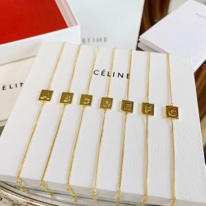 专柜图 佩戴图 19款 Celine/赛琳 ALPHABET 1926字母方块手链项链 金色黄铜手链项链