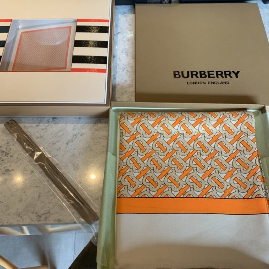 Burberry 专属标志～橙色90*90cm 100%真丝 原单品质 - Click Image to Close