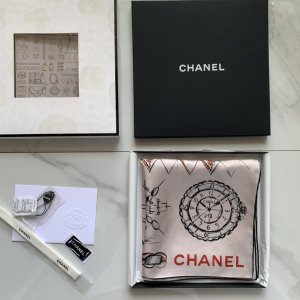 Chanel 高雅 简约 精美 90*90cm 100%斜纹真丝 原单品质 配饰王国～粉色