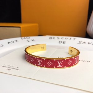 Louis Vuitton 路易威登 原装打版代购级别 市场最好版本 LV老花皮绳手链●专柜一致黄铜材质 小牛皮里 火爆款出货 设计独特 复古前卫 美女必备