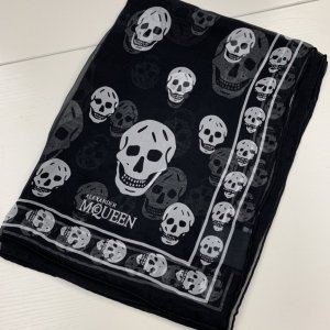 Alexander McQueen 135*135cm 100%真丝 一比一品质 经典骷髅 黑底白头