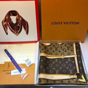 Louis Vuitton 皮带方巾 90*90cm 100%斜纹真丝 手工卷边