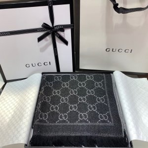 Gucci提花 45*180cm 100%羊毛 经典百搭款 围巾披肩两用 两面可用