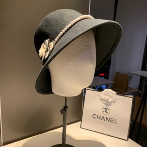 Chanel香奈儿山茶花礼帽、百分百羊毛面料，名媛气质范、高雅两色、