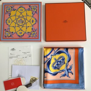 Hermes 100%斜纹真丝 90*90cm 手工卷边 原单[玫瑰]皇冠～粉色