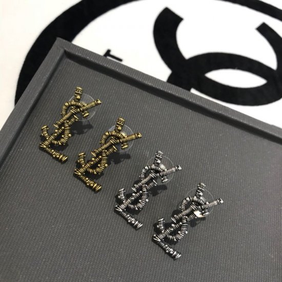 YSL 复古 耳环 大胆又经典的设计 搭配起来更Fashion 原版 黄铜镀18K金 纯银针 网红 同款！当下超火YSL耳钉． - Click Image to Close