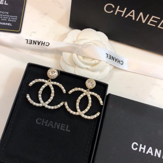 香奈儿耳钉，太赞了太赞了CHANEL Chanel 镂空球长款 火爆耳钉 同款 给你眼前一亮的美感超级无敌赞无敌赞无敌赞 原版材质 纯银 针 性价比超高 原单货 手快 - Click Image to Close