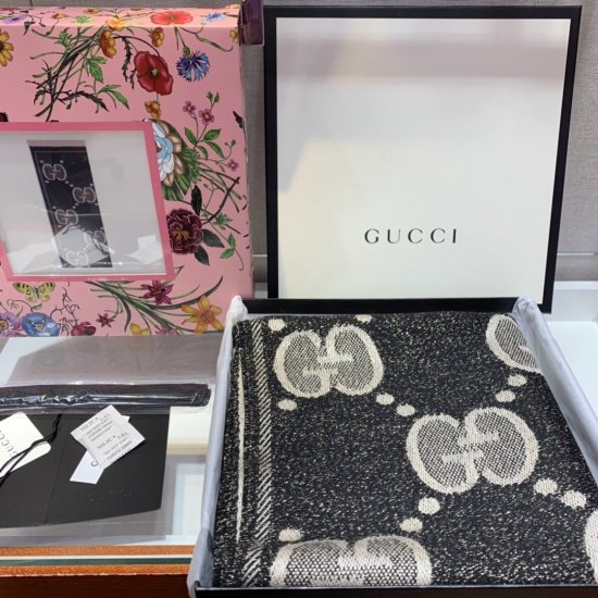 最新爆版 Gucci 闪耀提花～黑灰 45*195cm 96%羊毛2%聚酰胺2%金属纤维 原单品质 - Click Image to Close