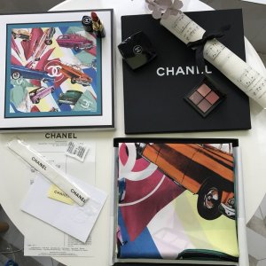 Chanel 高雅 简约 精美 90*90cm 100%斜纹真丝 原单品质 汽车方巾