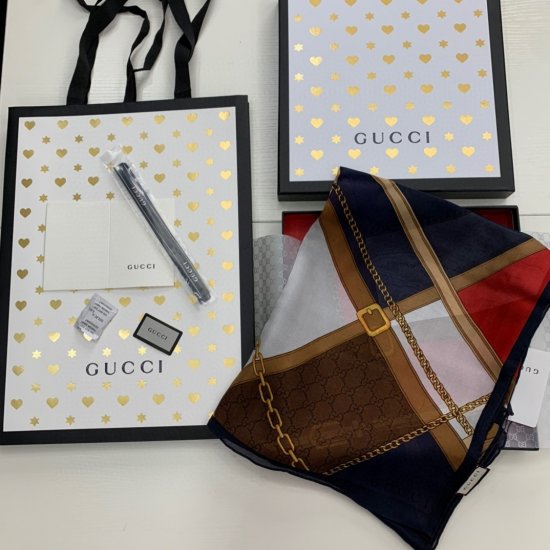 Gucci 早春 日本定制款 105*170cm 100%真丝长巾 - Click Image to Close