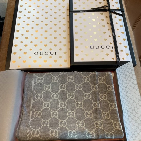 Gucci提花 45*180cm 100%羊毛 经典百搭款 围巾披肩两用 两面可用 - Click Image to Close