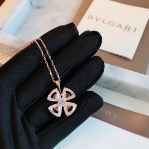 Bvlgari 宝格丽 2018年秋冬 专柜同步上新 FIOREVER 咏绽系列 四叶草项链 精选德国进口s925纯银材质 美美哒 代购级别 一比一原版专柜扣