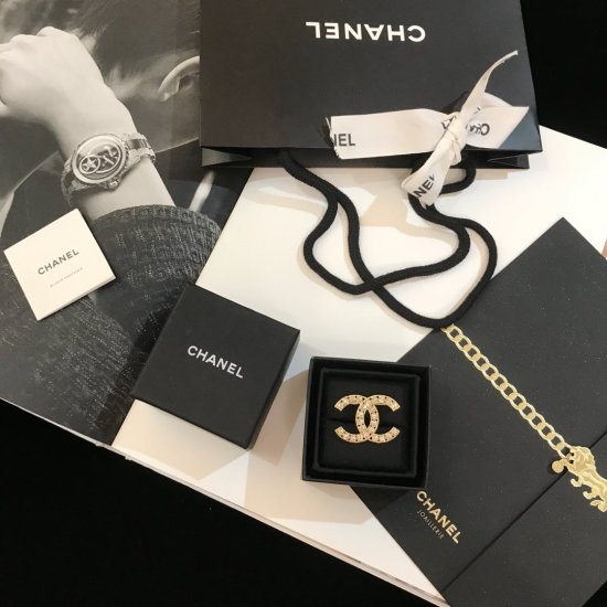 Chanel 迷你Cc 施华洛世奇水晶胸针 ！ - Click Image to Close