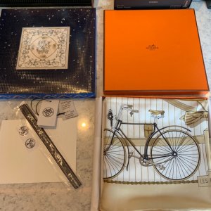 Hermes 100%斜纹真丝 90*90cm 手工卷边 原单[玫瑰]复古骑行～米色