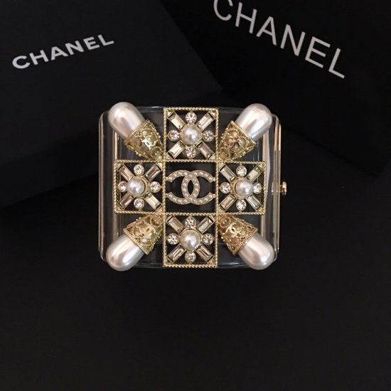 Chanel 金色双C水晶珍珠树脂手镯 - Click Image to Close